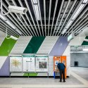 Panou informatii si automat bilete - Statia de metrou Laminorului