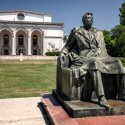 Statuie George Enescu - Opera Română
