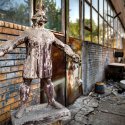 Statuie - Combinatul Fondului Plastic