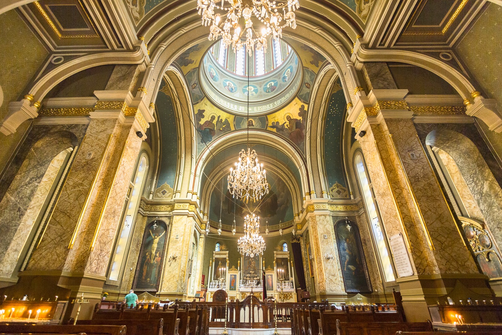 Biserica Armeneasca - Interior