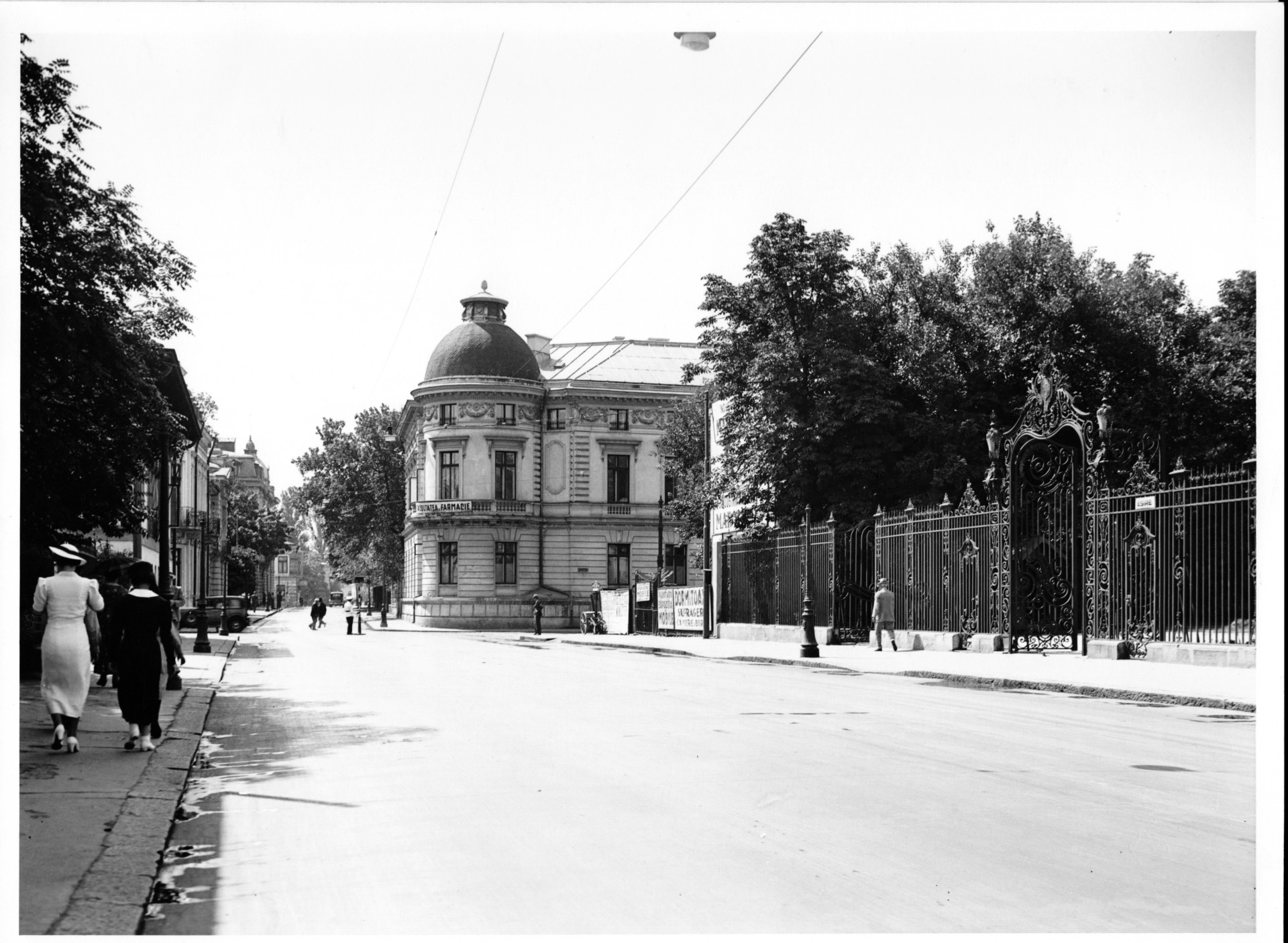 Calea Victoriei în dreptul Palatului Cantacuzino