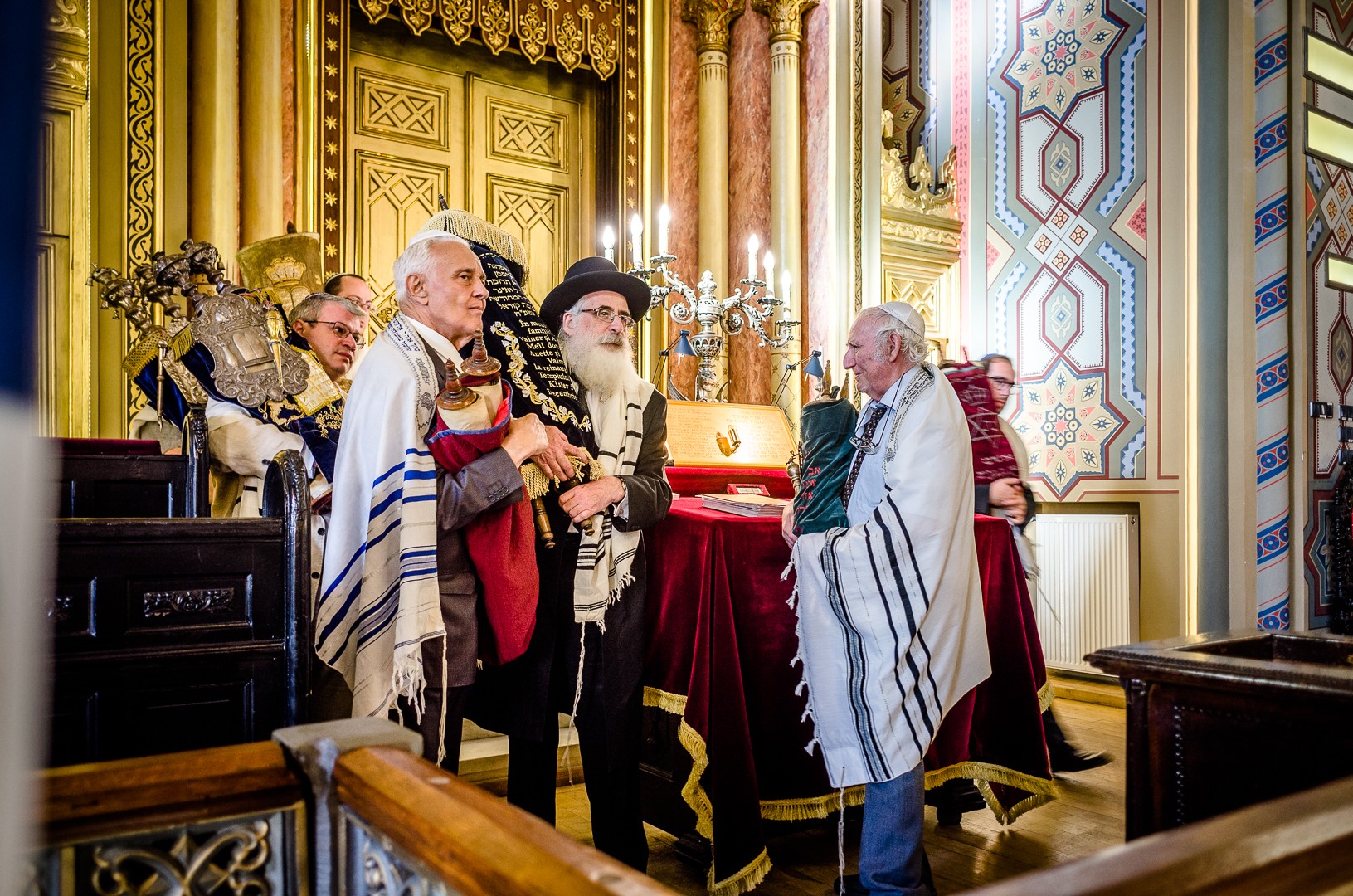 Ceremonia de primire a unui nou sul de Torah - Templul Coral