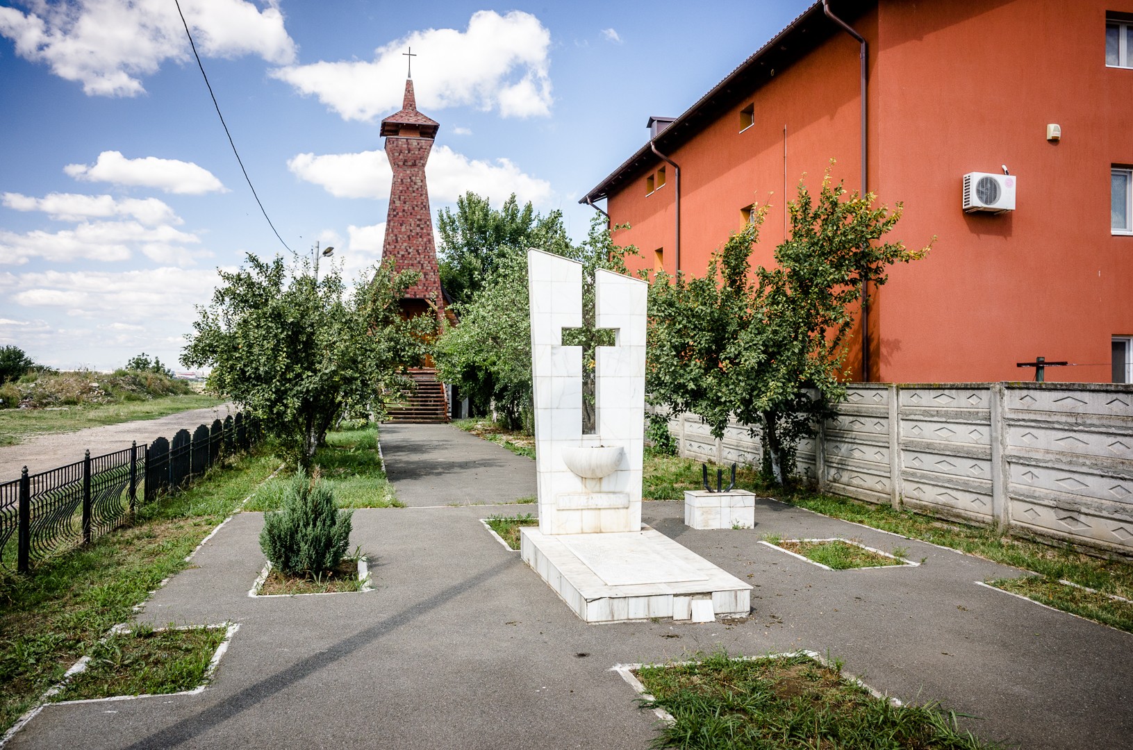 Monumentul Revoluției 1989 - Popești-Leordeni
