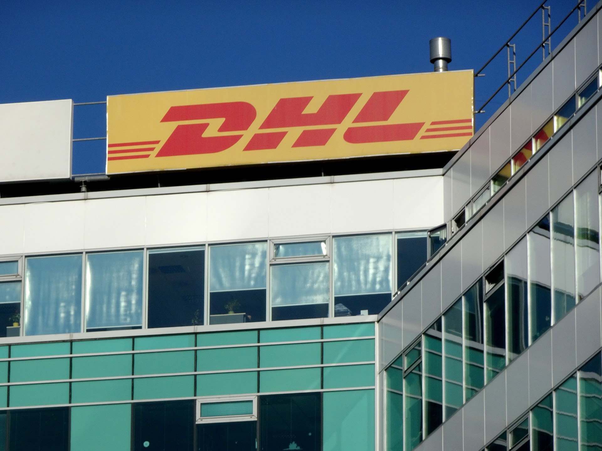 DHL - firme din zona corporatista Pipera