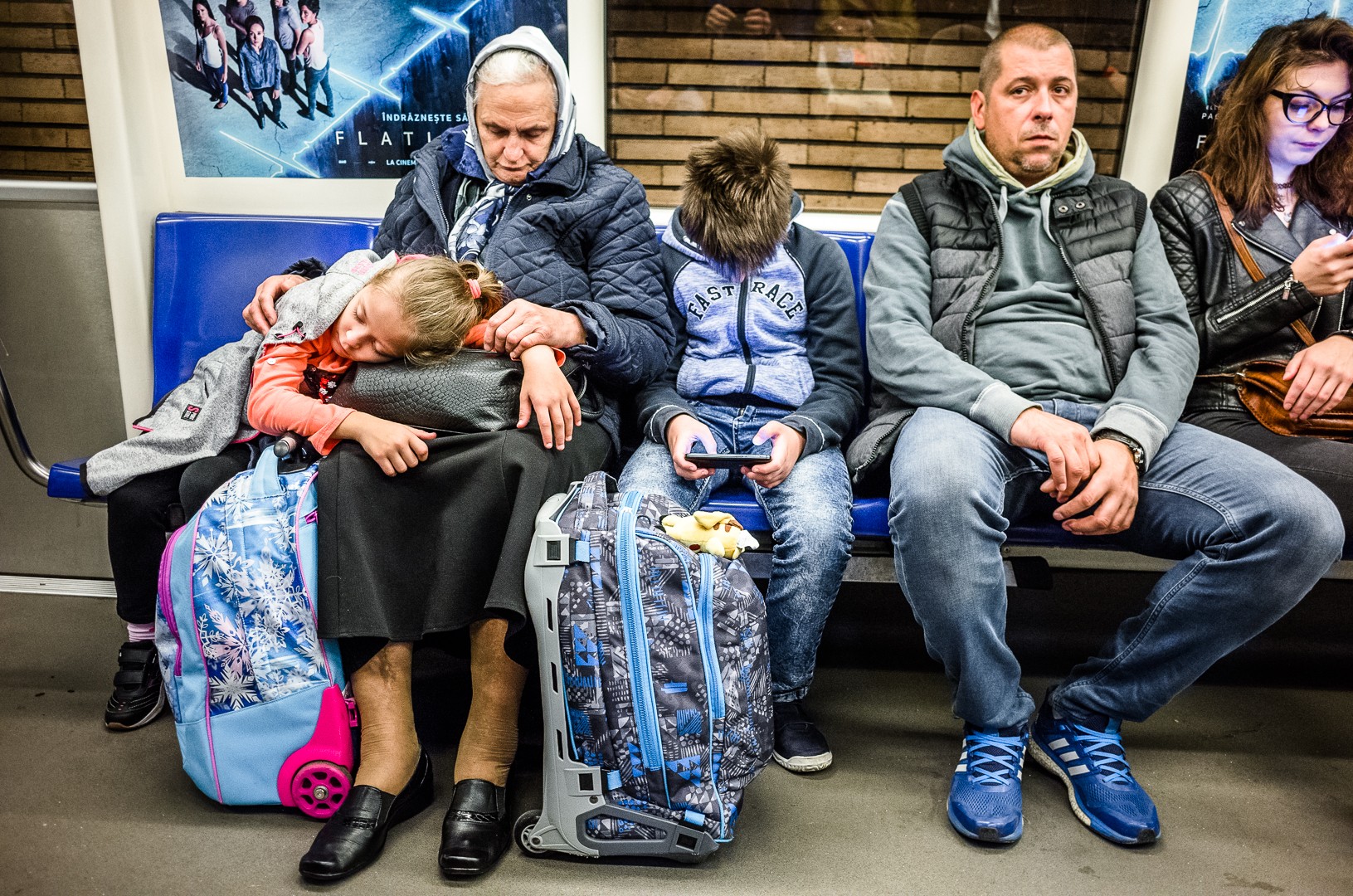 Somnoroși în metrou