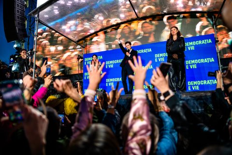 România în Lumină - Meeting susținere Nicușor Dan