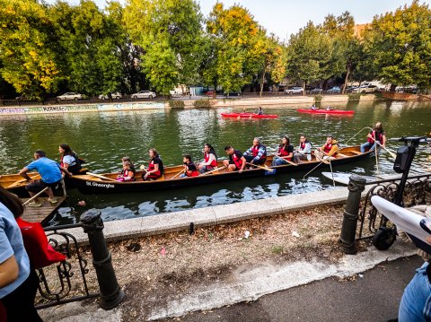 Cu barca - Dâmbovița Delivery - Splaiul Unirii