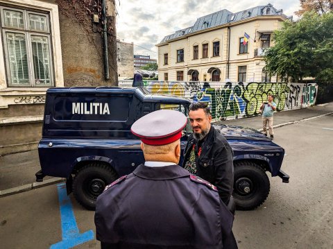 ARO de Poliție - Strada Jean Louis Calderon