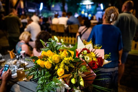 Flori - Estivalul de Teatru - J'ai Bistrot