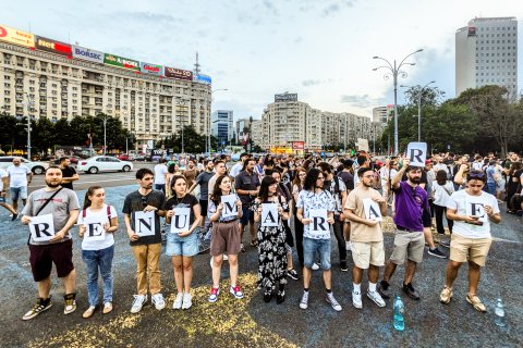 Protest - Alegeri locale - Piața Victoriei