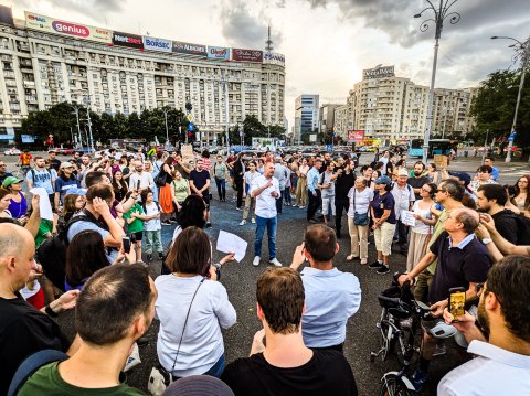 Protest - Alegeri locale - Piața Victoriei