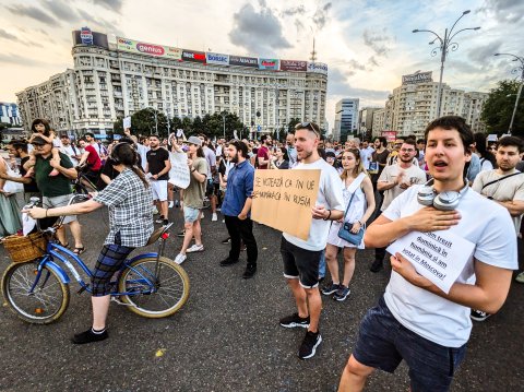 Protest - Alegeri locale - Piața Victoriei