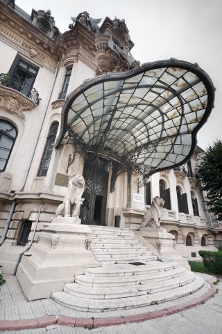 Palatul Cantacuzino - Muzeul National George Enescu - Intrare