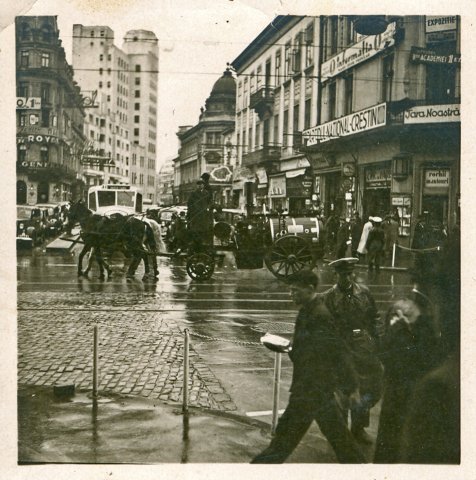 Anii '30, intersectia bulevardului Elisabeta cu Calea Victoriei