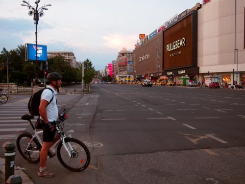 Cu bicicleta prin București