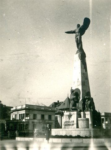 Statuia Aviatorilor (fotografie cca. 1950)