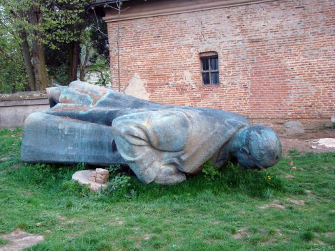Statuia lui Lenin la Mogoșoaia