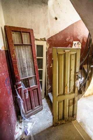 Casa abandonata - Femei pe Matasari 2016