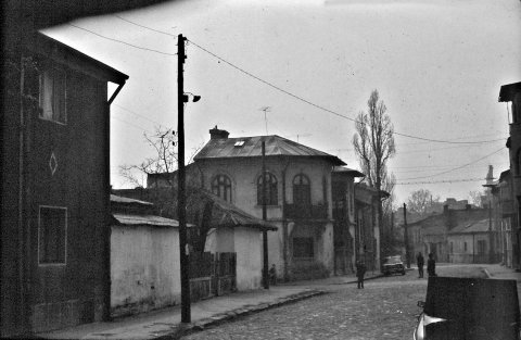 Strada Ion Ţăranu, la intersecţia cu strada Meteorilor