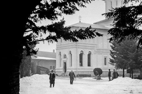 Iarna - Manastirea Plumbuita