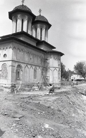 Mutarea bisericii Olari - 1982