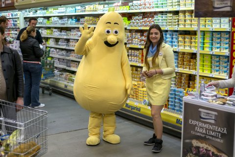 Reclama la margarina in magazinul Auchan