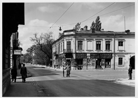 Calea Victoriei la intersecţia cu Strada Sevastopol