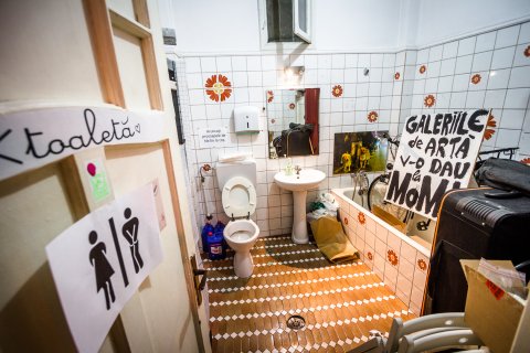 Toaleta - Colivia - Noaptea Caselor 2017