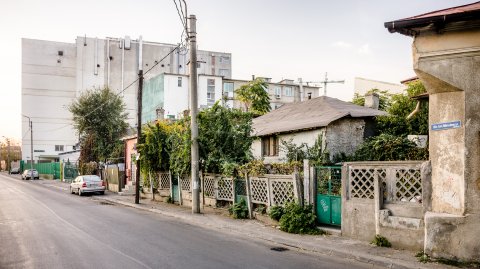 Către Biofarm - Strada Ion Minulescu