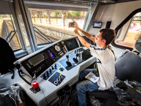 Interior - Locomotivă modernizată Reloc - Gara de Nord