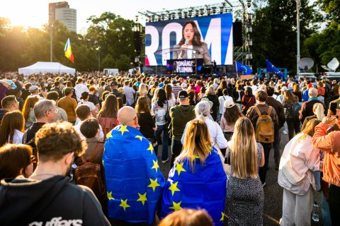 România în Lumină - Meeting susținere Nicușor Dan