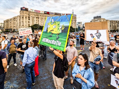 Protest - Alegeri locale - Piața Victoriei