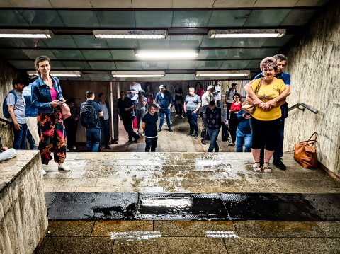 Fuga de ploaie - Stația de metrou Costin Georgian