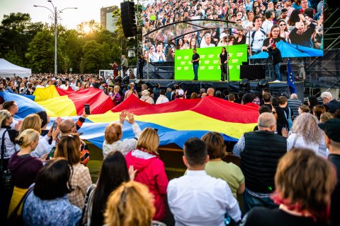 România în Lumină - Meeting susținere Nicușor Dan