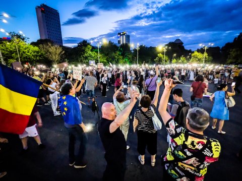 Protest - Alegeri locale 2024 - Piața Victoriei