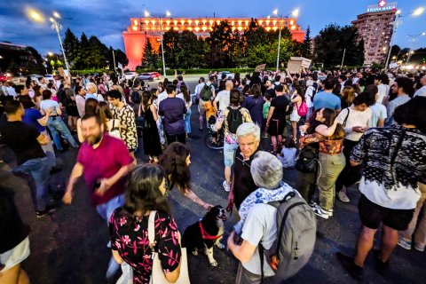 Protest - Alegeri locale 2024 - Piața Victoriei