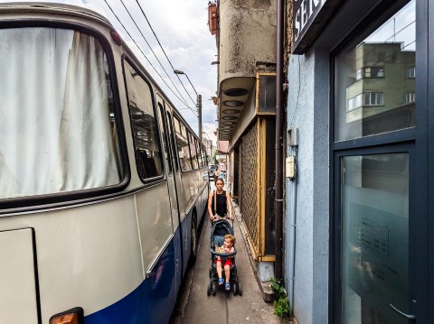 Autobuz Roman Diesel 111 - Strada Lizeanu