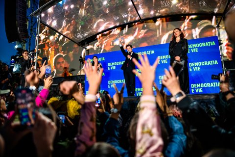 România în Lumină - Meeting susținere Nicușor Dan