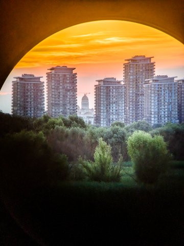 Asmita Gardens văzută din Delta Văcărești