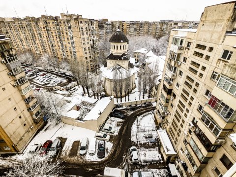 Iarna - Biserica Cărămidarii de jos - Strada Piscului