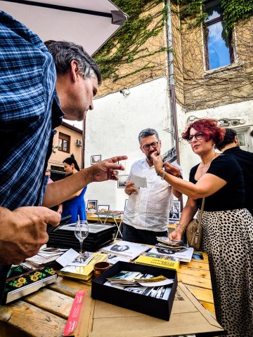 Târg Foto - Centrul de Resurse în Fotografie - Strada Popa Tatu