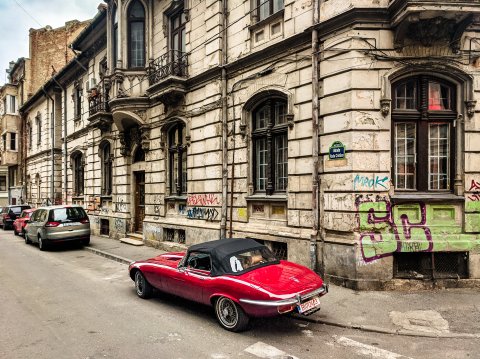 Jaguar E-Type - Strada Radu Cristian