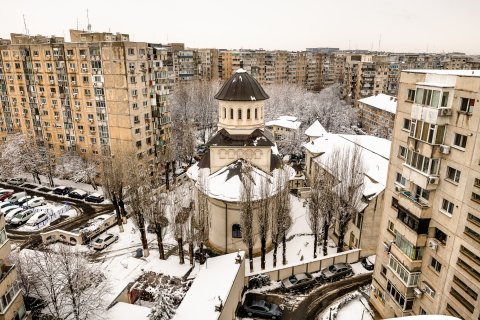 Iarna - Biserica Cărămidarii de jos - Strada Piscului