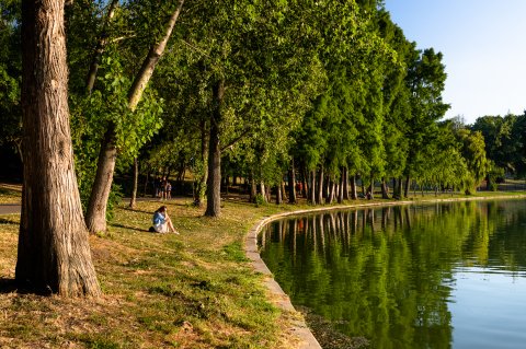 Relaxare lângă lac - Excursie - Ziua Internațională a fotografiei